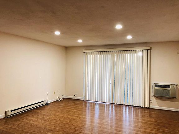 4th image of 100 Fountain Ln APT 2