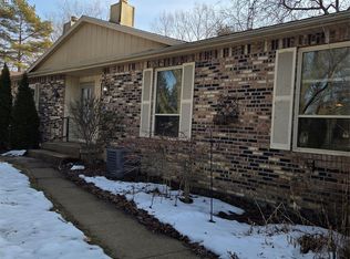 2513 Golden Shores Dr, Fenton, MI 48430