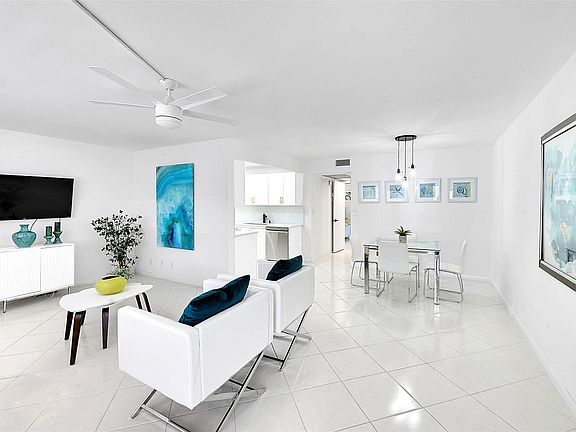 2nd image of 3404 Bimini Lane #J2