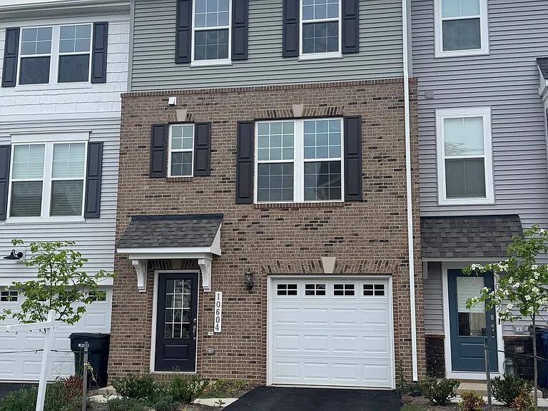 10604 Sheffield Glen Ln — Photo 1