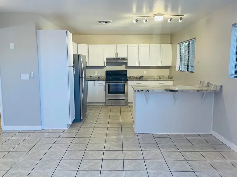 5716 E 23rd St #3 — Photo 22