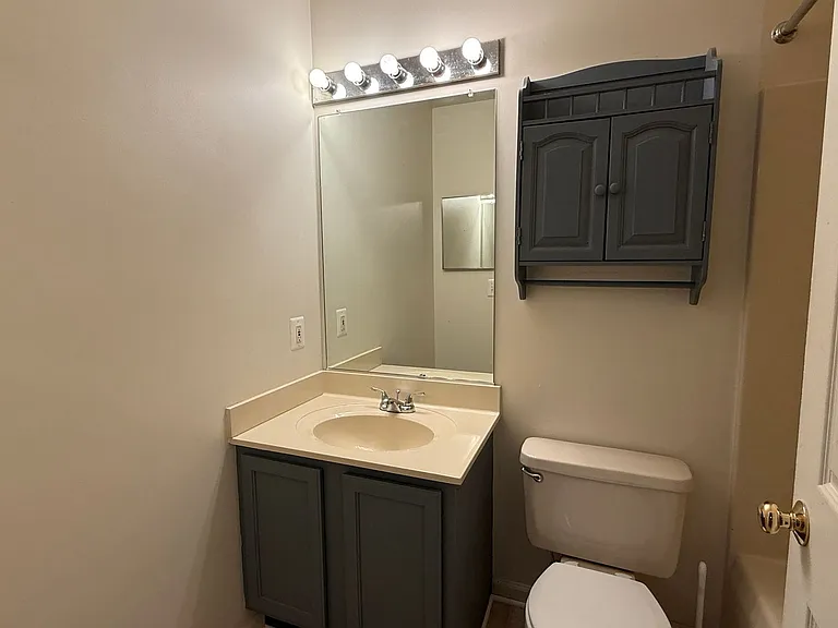 8607 Leslie Ct — Photo 13