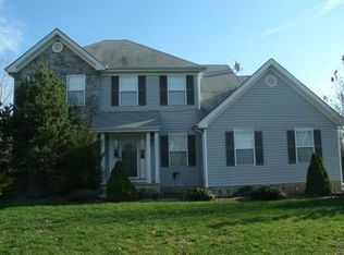 33 Goldfinch Rd, Jackson, NJ 08527