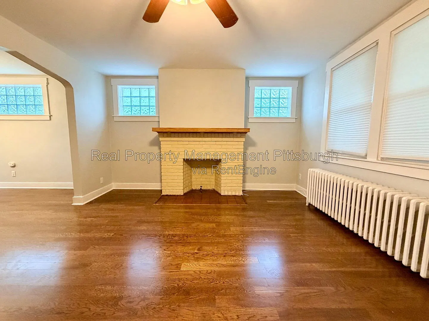 3 bed, 1.5 bath, 1100 sqft, $1,900 — Photo 2