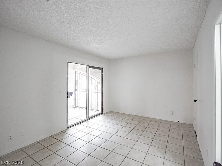 825 Hedge Way #2 — Photo 14