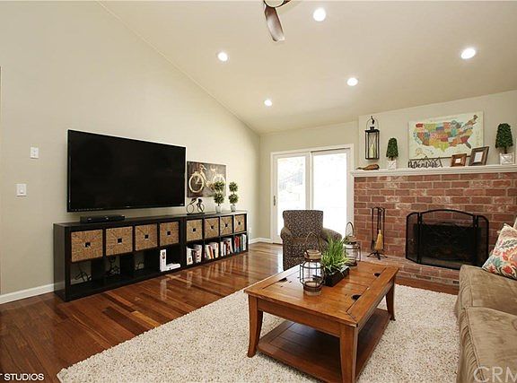 5th image of 1013 Nashport St
