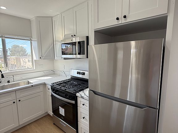 3rd image of 4458 Hamilton St APT 9