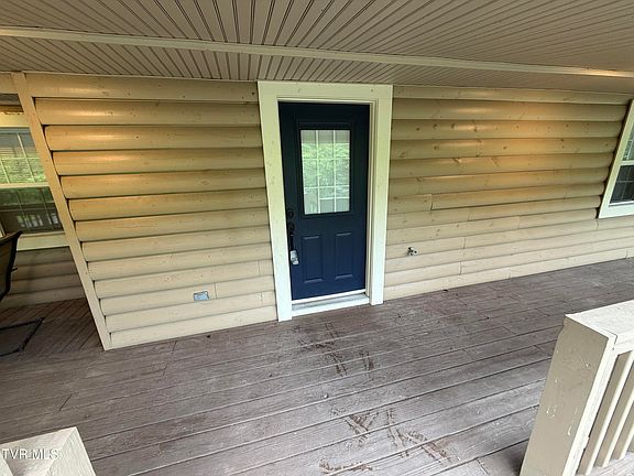 4th image of 4606 Island Rd