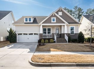 412 Lucky Ribbon Ln, Holly Springs, NC 27540