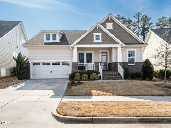 412 Lucky Ribbon Ln, Holly Springs, NC 27540