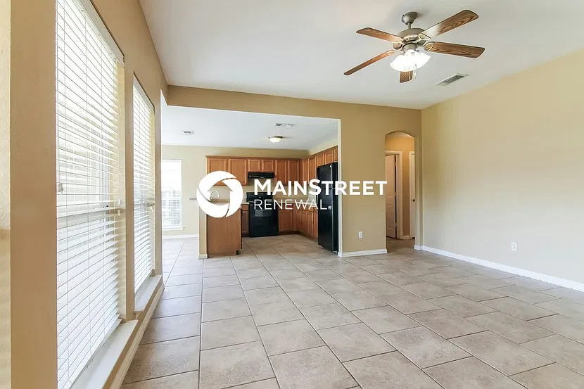 212 Kennedy Ct — Photo 3
