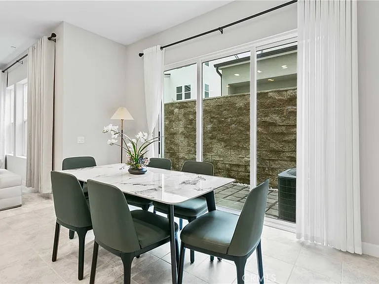 181 Pin Ln — Photo 7