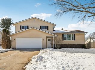 1632 Scarborough Dr, Brunswick, OH 44212