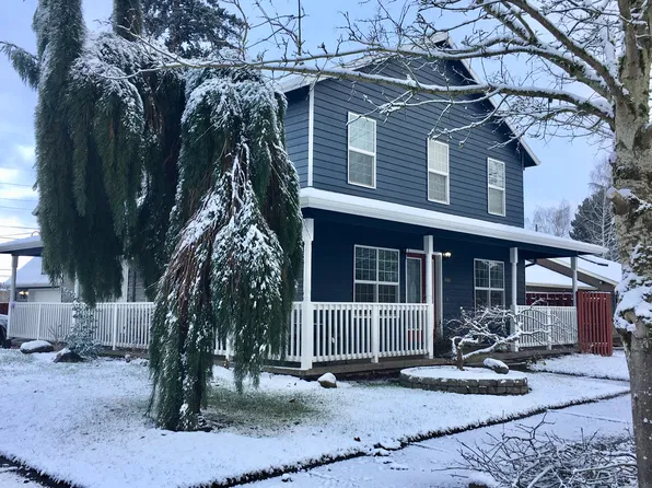 3188 4th St, Hubbard, OR 97032