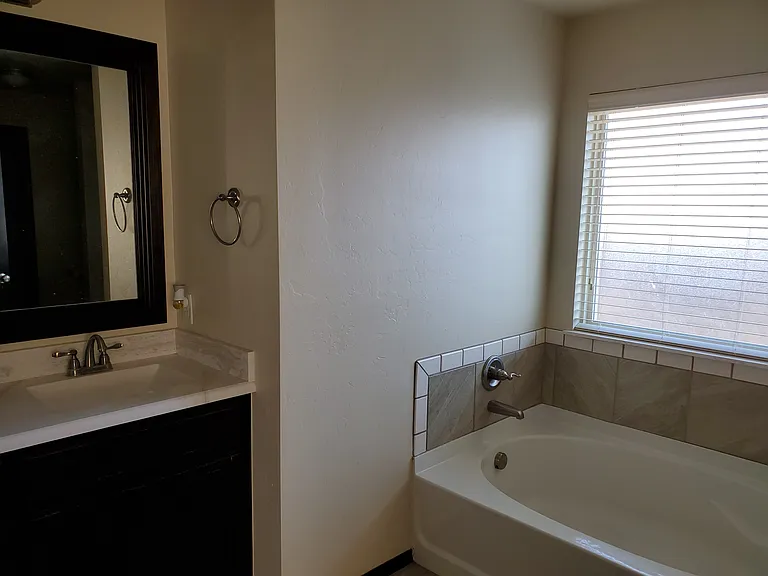 19109 Blanco Dr — Photo 9