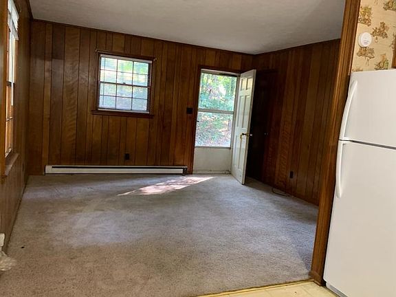 3rd image of 1112 Heath Ave
