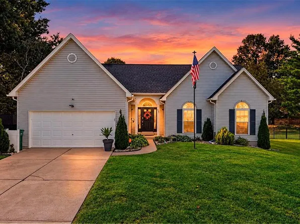 957 Cottontail Ln, Saint Charles, MO 63303