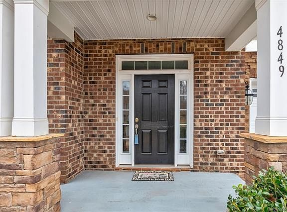 3rd image of 4849 Samuel Pinckney Dr #112