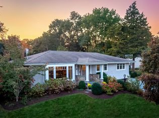 9 Schiller Rd, Fairfield, CT 06825