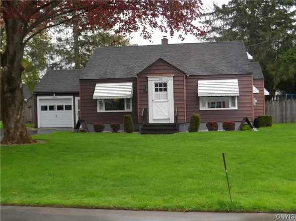 42 Sherrill Ln, New Hartford, NY 13413