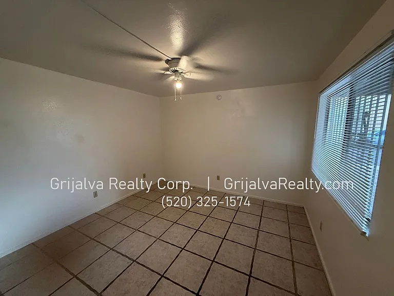 3946 N Stone Ave — Photo 5