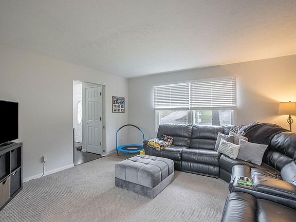 4th image of 4492 Briarhill Dr