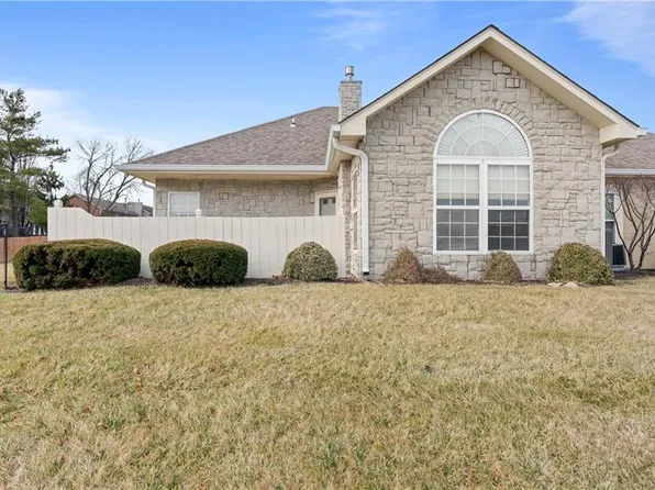 11388 S Pflumm Rd, Olathe, KS 66215