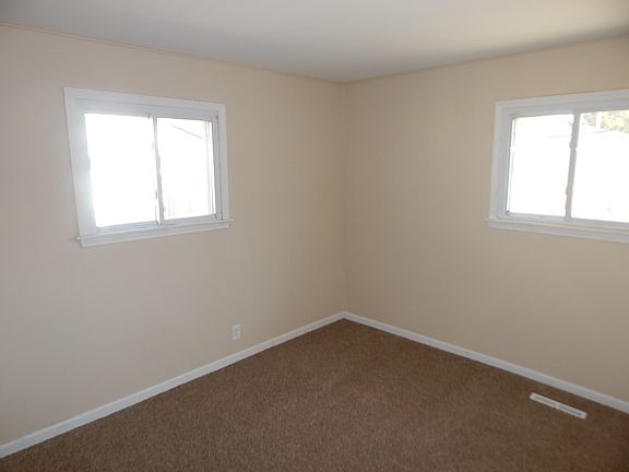 2nd image of 17 Birch St