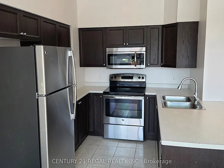 112 King St E #414 — Photo 4