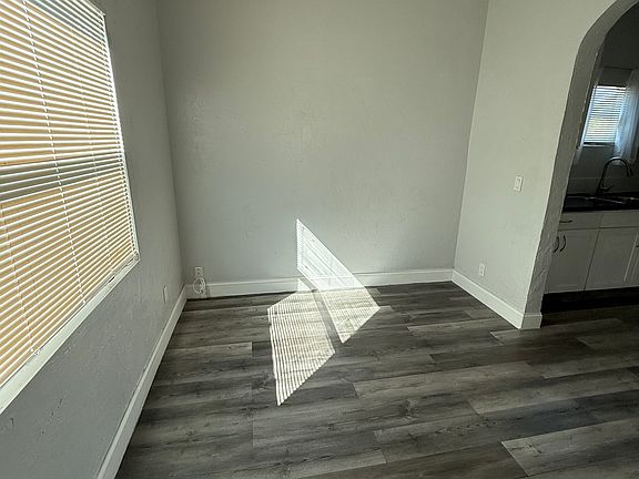 5th image of 3011 Broadway #4