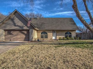 8006 S Peach Cres W, Broken Arrow, OK 74011