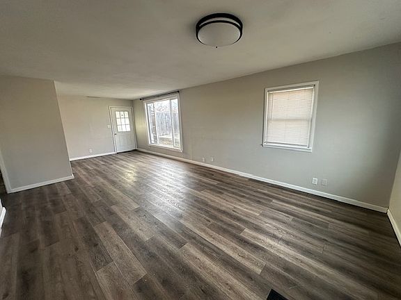 5th image of 327 E Saint Francis St