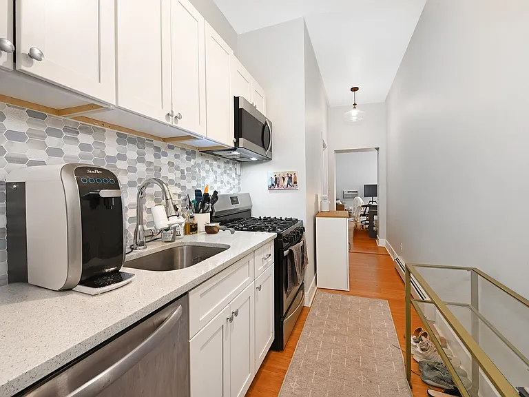 193 Ogden Ave #2D — Photo 11