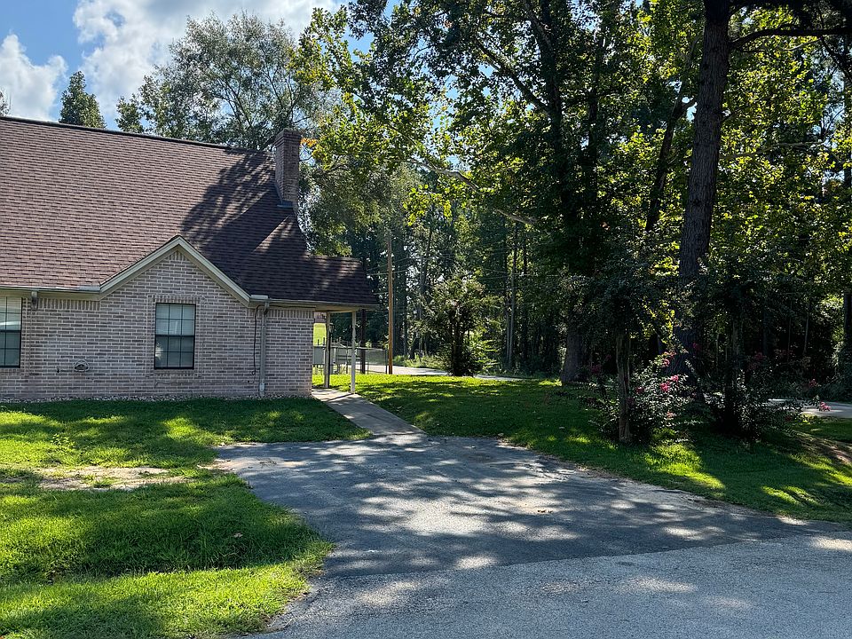 2 car parking at the front door