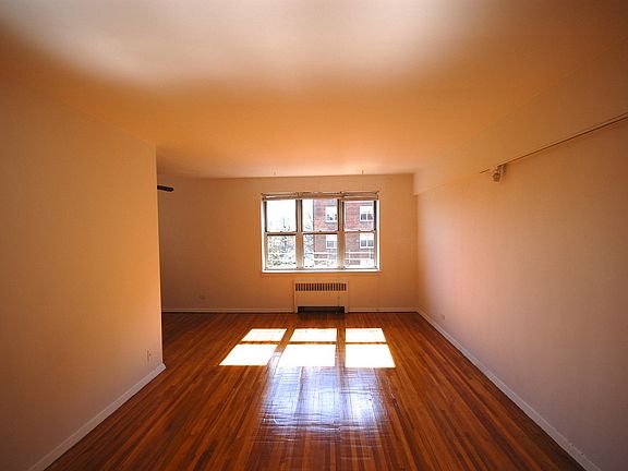 2nd image of 640 W 231st St APT 5J