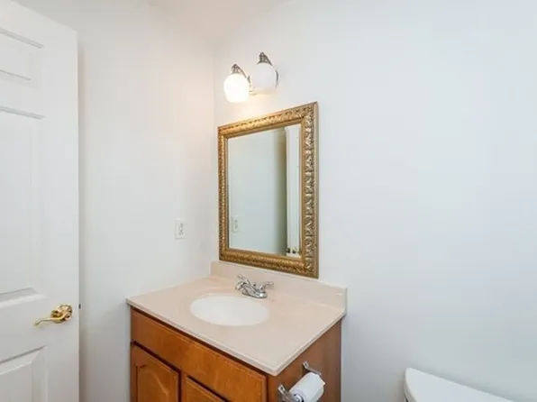 232 Pearl St #232, Newton, MA 02458