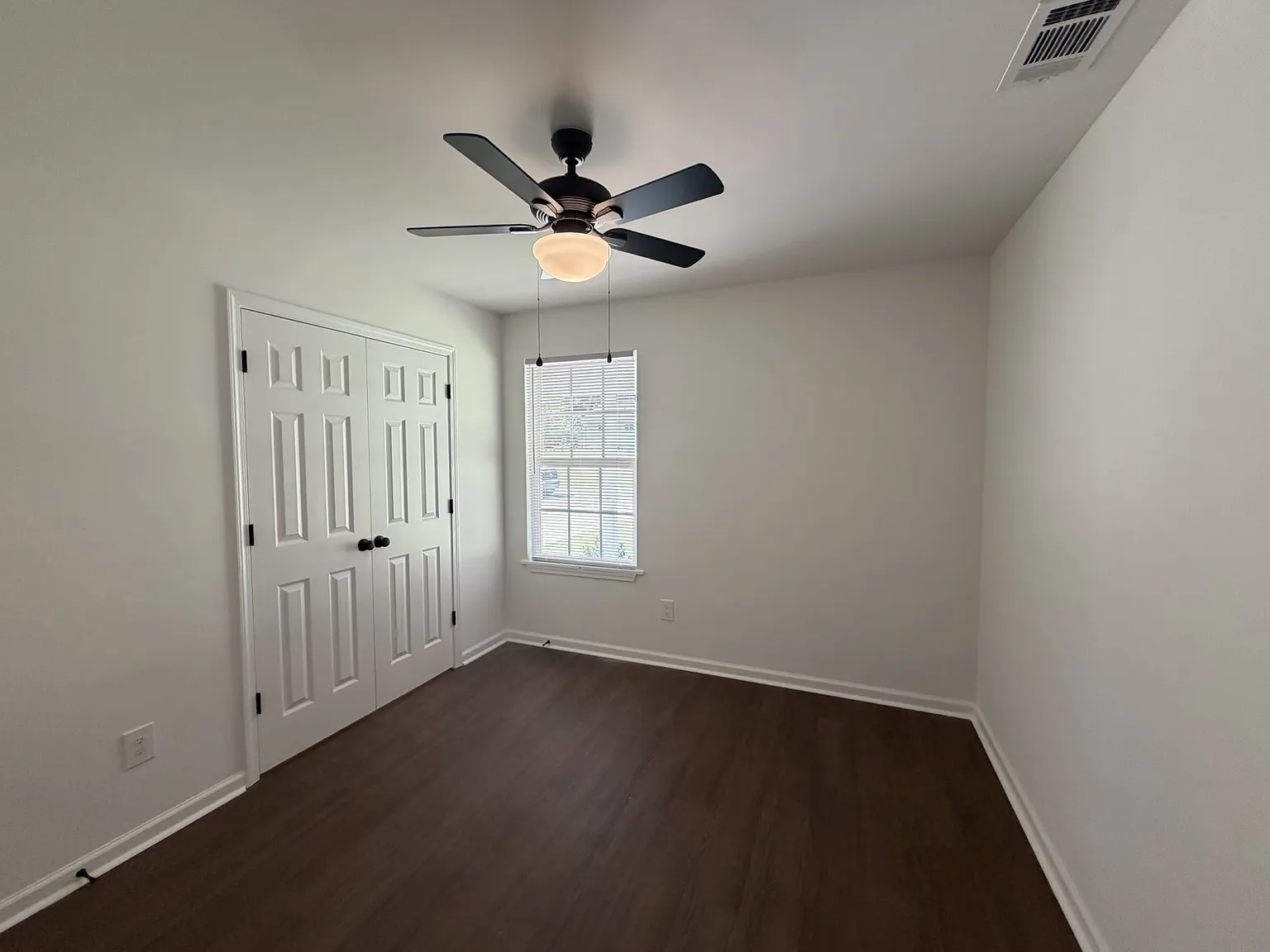 4 bed, 1390 sqft, $1,425 — Photo 2