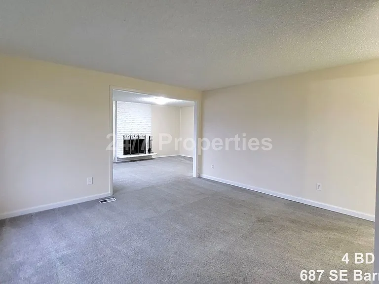 687 SE Barnes Ave — Photo 4