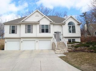 2483 Wildwood Dr, Green Bay, WI 54302