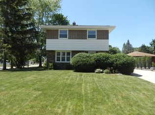 5805 N 113th St, Milwaukee, WI 53225