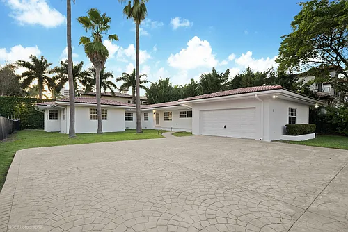52 Camden Dr Photo 1