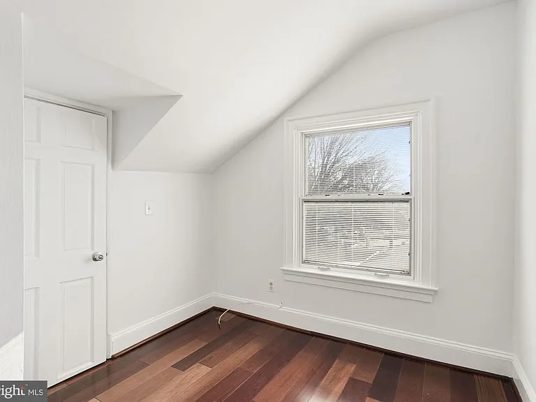 1675 Wisconsin Ave NW — Photo 31