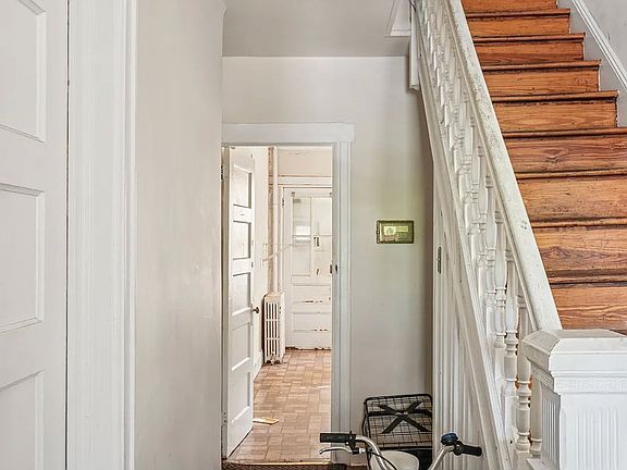 5th image of 8807 90th St