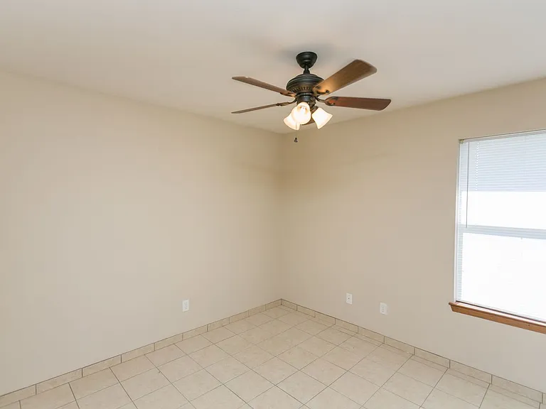 16131 Rolling Meadows Dr — Photo 19