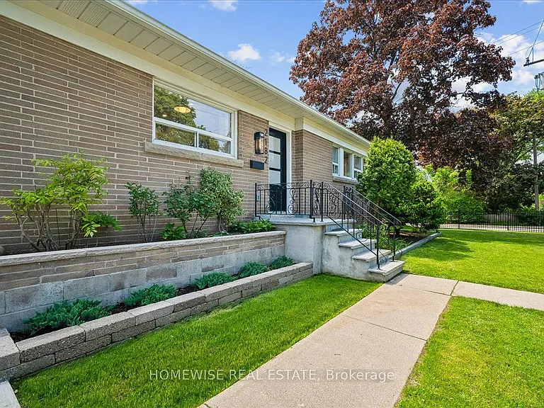 2182 Courtland Dr — Photo 5