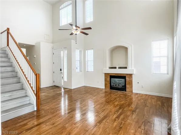 972 Prestwick St, Las Vegas, NV 89145