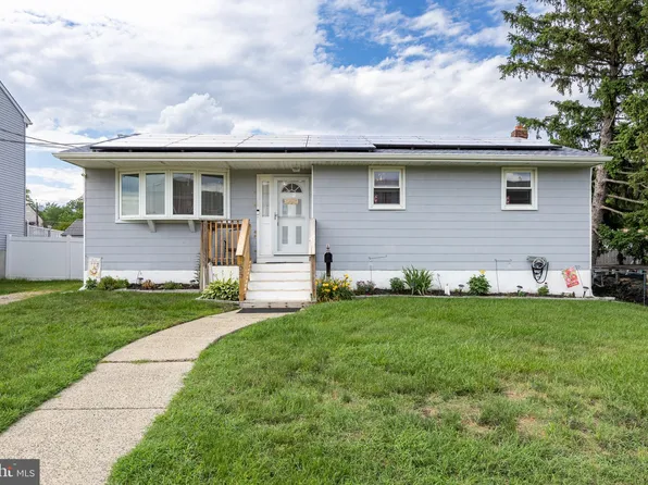 55 Bradley Ave, Bellmawr, NJ 08031