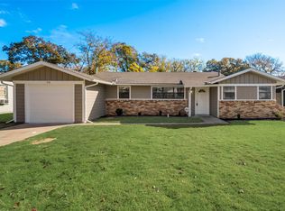 516 Norwood Dr, Hurst, TX 76053