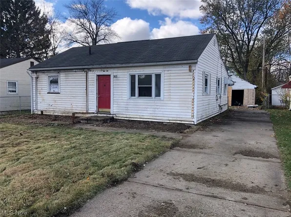 2227 Bollinger Ave NE, Canton, OH 44705