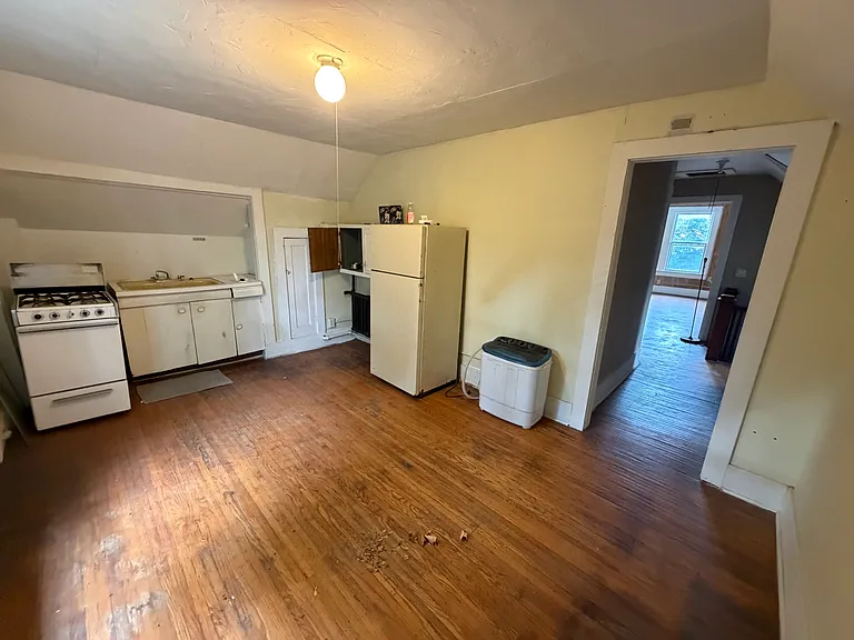 35 Buena Pl #3 — Photo 2